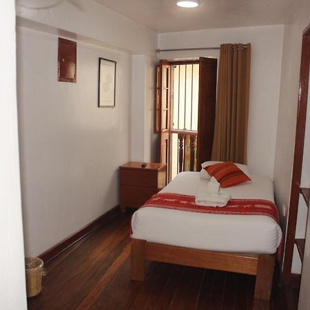 Hostal Turistico Illapa Cusco 119 Bagian luar foto