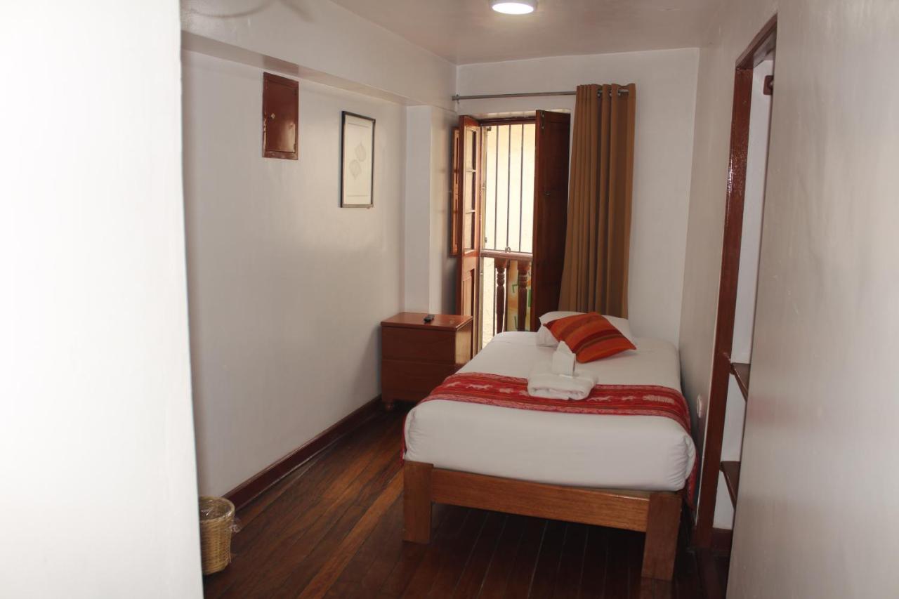 Hostal Turistico Illapa Cusco 119 Bagian luar foto