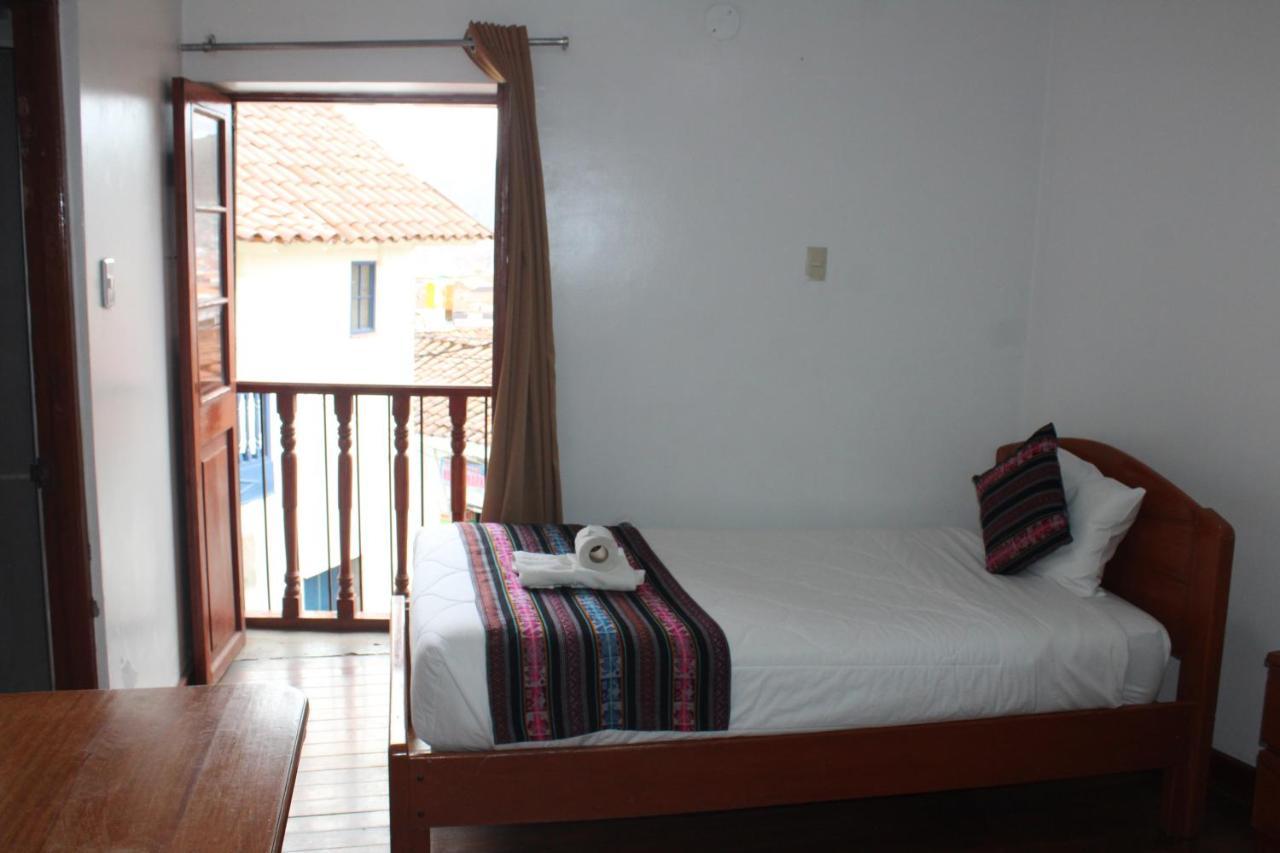 Hostal Turistico Illapa Cusco 119 Bagian luar foto